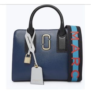 Meet your Posher, Clinisha